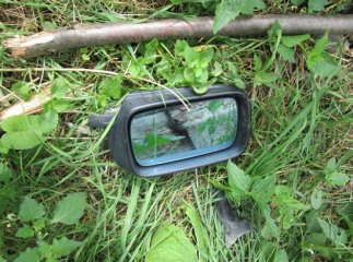 Хильнувши зайвого, хлопець потрощив три автомобілі, після чого заліз у багажник одного з них, щоб виспатись