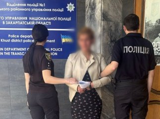 На Закарпатті матір підозрюють у «здачі дітей в оренду» для жебракування: її затримали