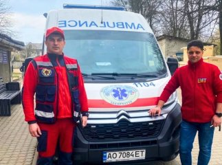 Медики «швидкої» розповіли, як приймали пологи вдома у жінки