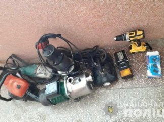 Два рідні брати "обчистили" автомийку