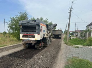 На Закарпатті ремонтують дороги у двох районах: де тривають роботи