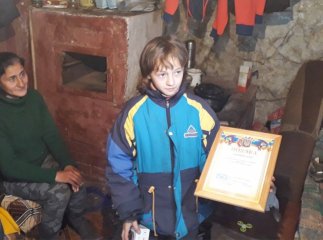 Дівчинку, яка врятувала своїх братиків і сестер від загибелі, нагородили