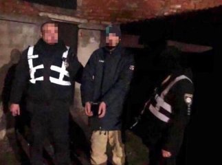 Чоловік пробрався в один із будинків. Його затримали на місці злочину