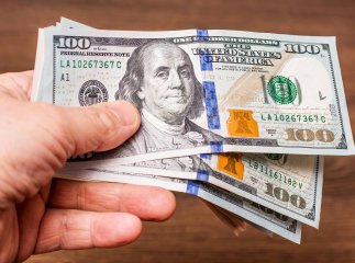 Курс долара встановив новий максимум: як не втратити свої заощадження