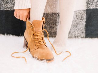 Як зігріти ноги взимку, утепливши взуття різними способами