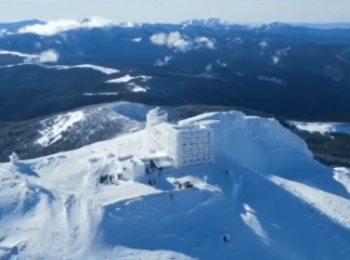 Красу засніжених Карпат показали з висоти пташиного польоту