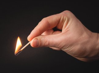 16-річний хлопець підпалив машину в Ужгороді