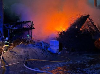 13 рятувальників гасили пожежу на Ужгородщині