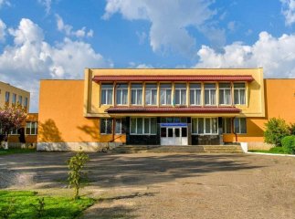 Як в Ужгороді готують школи до початку нового навчального року Як в Ужгороді готують школи до початку нового навчального року