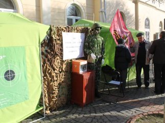 Сьогодні депутати Мукачівської міської ради візьмуть у руки зброю