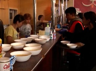 В Ужгороді щодня безкоштовно годують тисячі переселенців