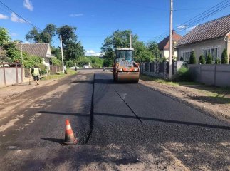 На Ужгородщині ремонтують дороги одразу на кількох напрямках