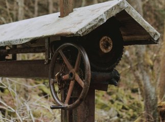 На Закарпатті у криниці знайшли тіло жінки