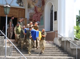 На Закарпатті в останню путь провели 32-річного захисника