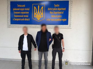 Тікав і наїхав на поліцейського: в Тячеві затримали серійного порушника закону