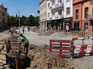 На площі Петефі в Ужгороді фасади магазинів оформлять в єдиному стилі