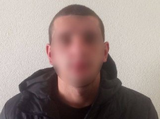 Закарпатець сховався у дворі, а коли господарі пішли з дому – пограбував будинок
