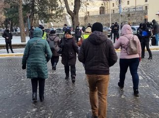 Біля міської ради мітингували обурені ужгородці