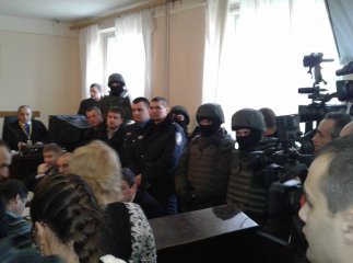 Зал переповнений, суд розпочався... Першим розглядають апеляцію бійця із позивним "Цвік"