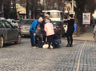 Автомобіль збив неповнолітнього пішохода