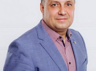 У Закарпатській облраді спалах ковіду. Голова теж інфікований