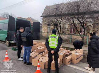 Поліцейські з прикордонниками зупинили авто: що трапилось у Ракошині