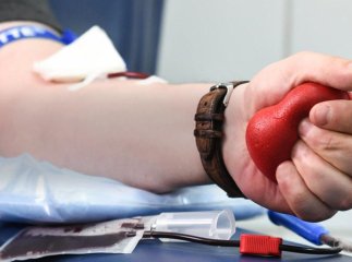 Закарпатців закликають здати кров, адже її критично бракує для лікування