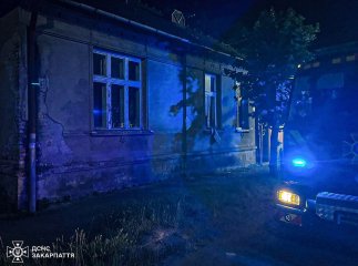 У Мукачеві проти ночі горів житловий будинок