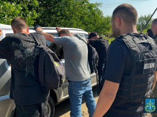 Закарпатець намагався незаконно переправити двох осіб через кордон за 7 тисяч доларів