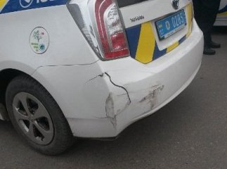 За пошкодження "Пріусів" чотирьох патрульних оштрафували