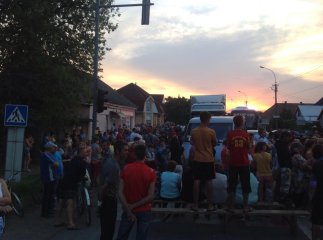Йде дев’ята година блокування траси Київ-Чоп, людей побільшало і вони налаштовані рішуче