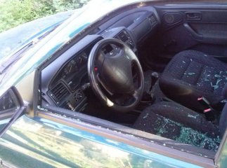 Побив жінку, сина, розтрощив меблі, скло на своєму "Форді": п’яний чоловік влаштував у Мукачеві дебош