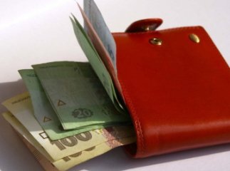 Від жінки прямо із робочого місця вкрали гаманець
