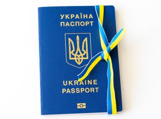 Треба мати ці документи: з’явилось попередження для українців, які виїхали за кордон