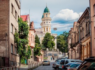 В Ужгороді перейменовано 9 вулиць та площу