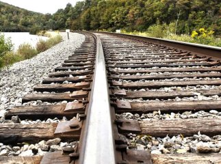 На Мукачівщині на залізничній колії знайшли труп людини