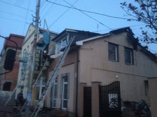 Палаючий вогонь на вулиці Швабській гасили майже дві години
