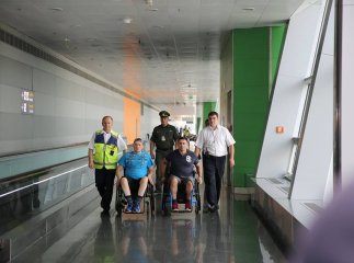 Поранений у зоні АТО закарпатський прикордонник повернувся додому з лікування у США