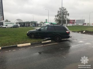 Водійка не впоралась із керуванням: в Ужгороді сталась ДТП