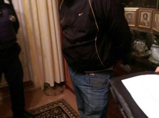 У Мукачеві рідний брат побив сестру: патрульні затримали чоловіка