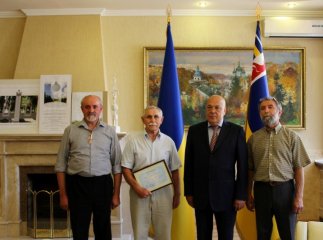 В Ужгороді нагородили переможців конкурсу на спорудження пам’ятника полеглим героям АТО