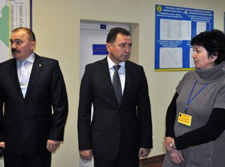 В Ужгороді обговорили ситуацію із працевлаштуванням неповнолітніх, дітей-сиріт та дітей, позбавлених батьківського піклування
