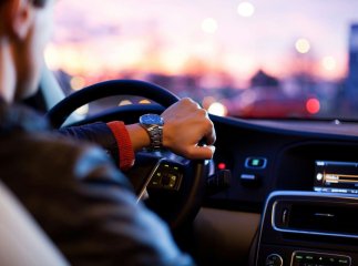 На шляху до ЄС: в Україні можуть дозволити сідати за кермо з 17 років
