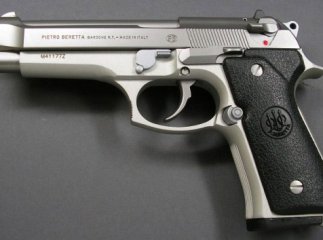 Уночі закарпатські поліцейські вилучили два пістолети