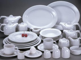 Школярі у Мужієві за меценатську допомогу отримали новий посуд