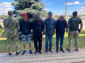На Закарпатті затримали 9 чоловіків: що вони утнули