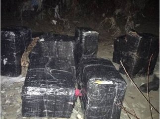 Закарпатські прикордонники зірвали спробу контрабандистів переправити цигарки