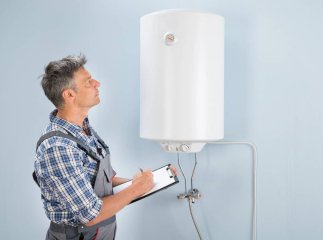 Щоб бойлер не згорів від частих відключень світла: майстер дав пораду, що зробити