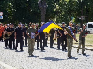 Ужгород попрощався із полеглим 40-річним Героєм Ужгород попрощався із полеглим 40-річним Героєм