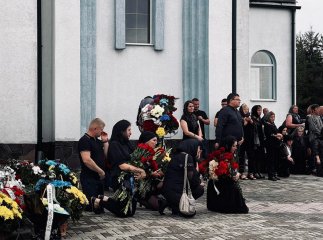 Мукачево попрощалося із загиблим на війні Михайлом Бізілею